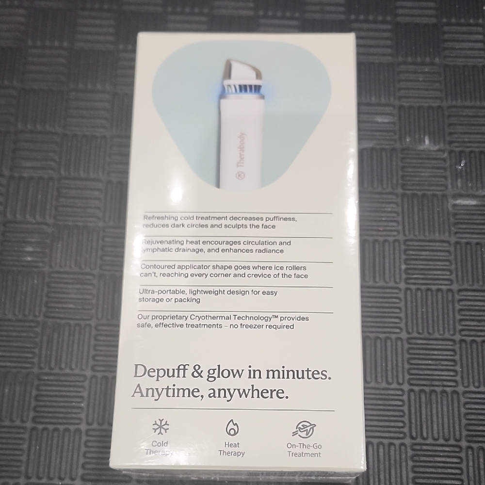 Therabody TheraFace Depuffomg Wand in White - Picture 3 of 6